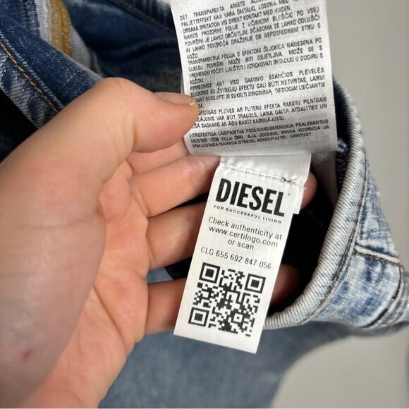 Diesel D-Shark Slim Flare Sequin Coated Jean Low Rise - Picture 15 of 16